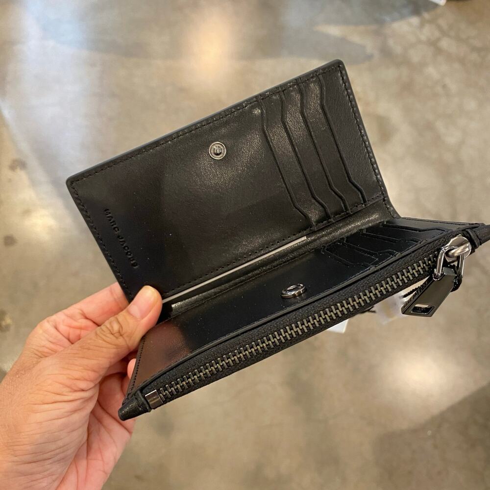 Marc Jacobs 4R4SMP035S01 Slim Bifold Wallet In Black - Picture 5 of 7